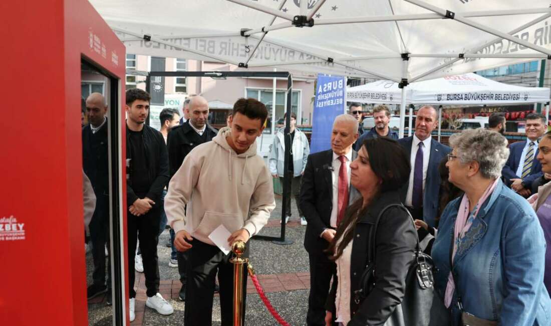 Bursalılar, Atatürk ile aynı karede Bursa Büyükşehir Belediyesi, Cumhuriyet