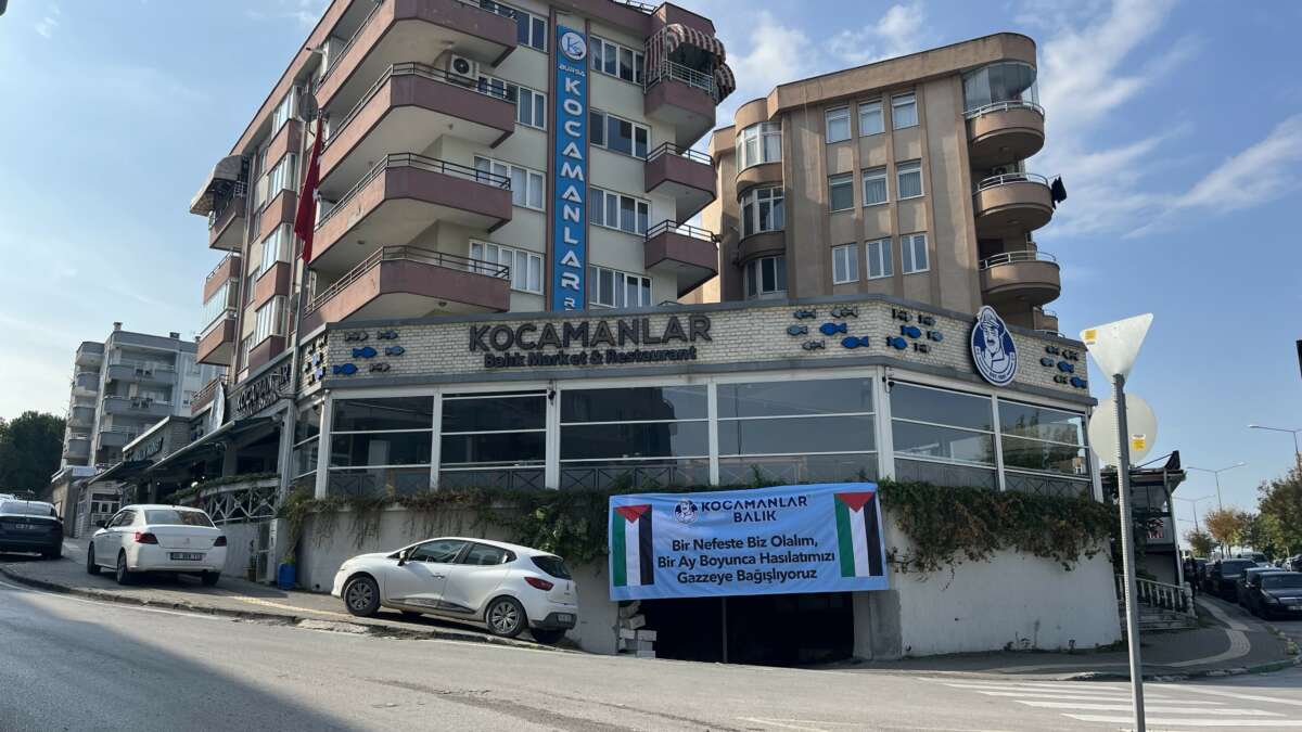 Bursa’nın ünlü balıkçısı, 5 restoranın 1 aylık hasılatını Gazze’ye bağışlayacak