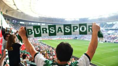 Bursaspor tribünleri doldu taştı! 38 bin 463 taraftar yerini aldı