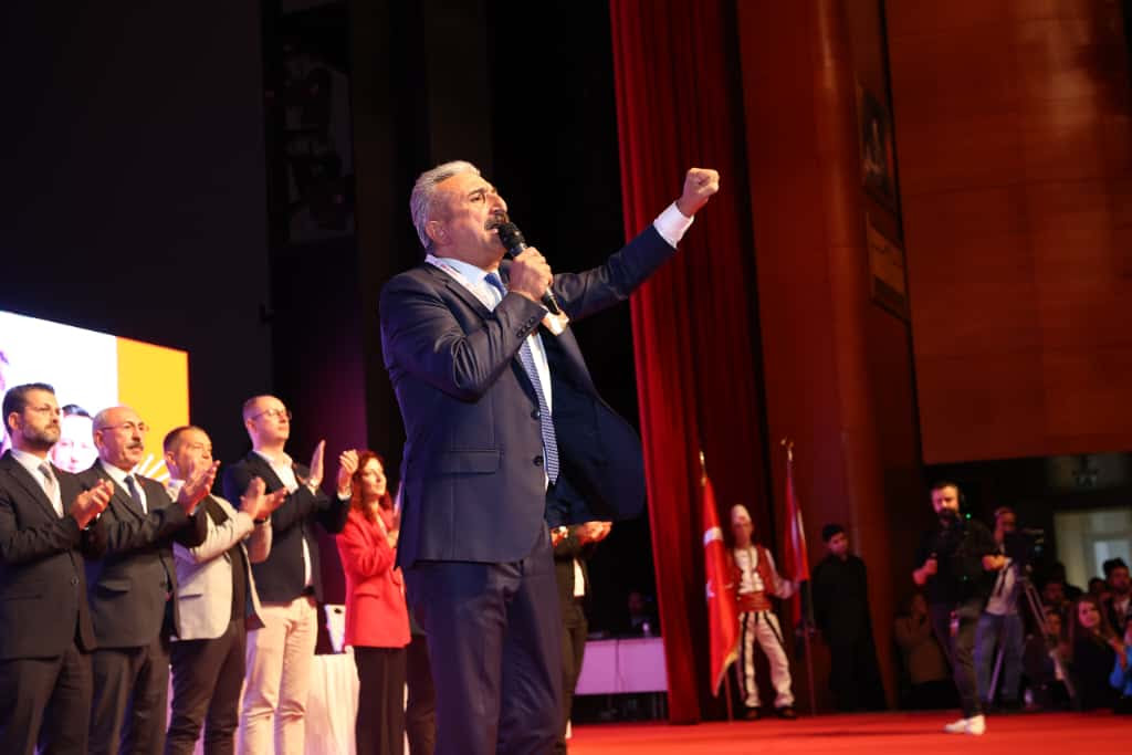 CHP Bursa’da Nihat Yeşiltaş güven tazeledi
