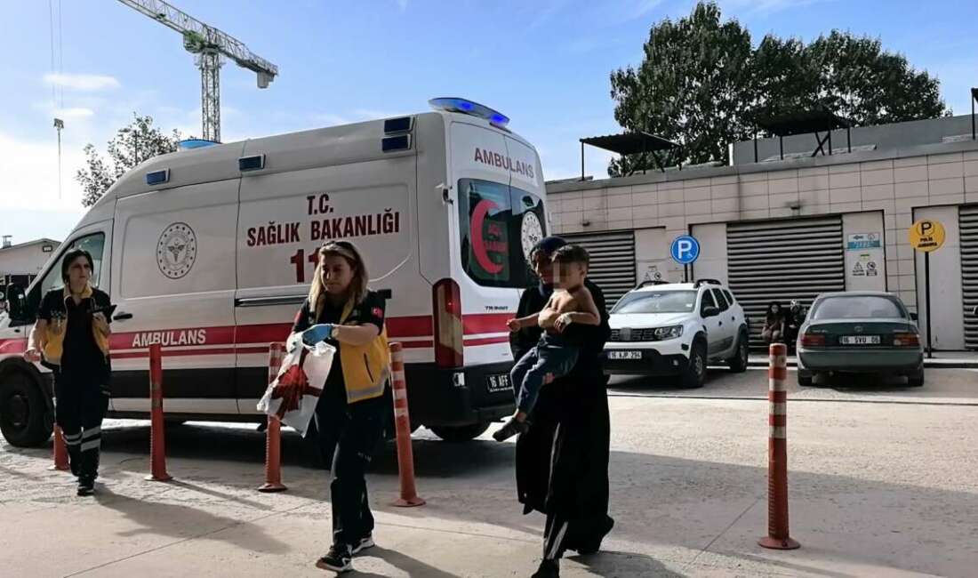 Çaydanlıktan üzerine kaynar su dökülen 2 yaşındaki çocuk yaralandı Bursa'nın İnegöl ilçesinde, çaydanlıktan