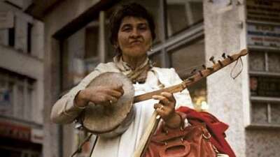 “Deli Ayten” 10 Yıl Sonra Yeniden Sahneye Dönüyor!