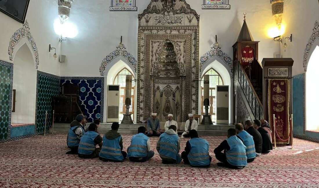 Camiler ve Din Görevlileri