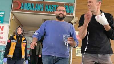 Elini freze makinesine kaptıran marangozun parmakları koptu