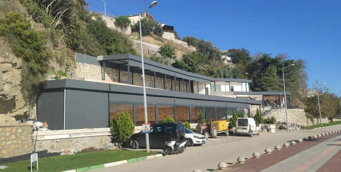 Gemlik’te milli emlak arazisinde tartışmalı inşaat Gemlik’te Milli Emlak’a ait