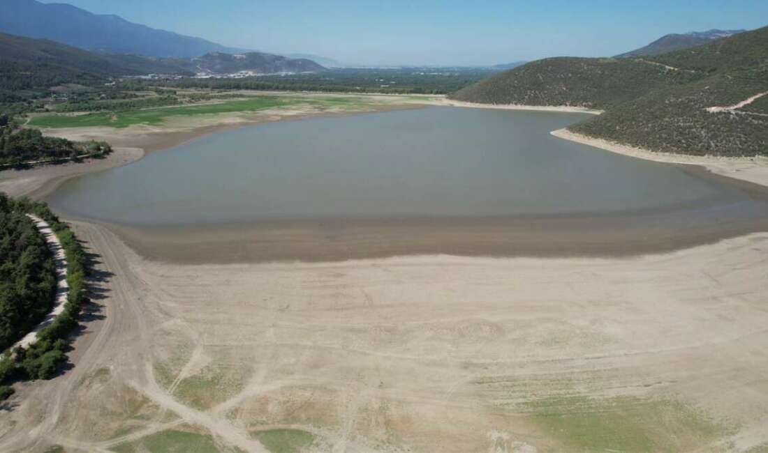 Bursa’nın Gölbaşı Göleti Kurudu: Kestel ve Gürsu Ovaları tehlikede Bursa'nın Kestel ilçesindeki Gölbaşı