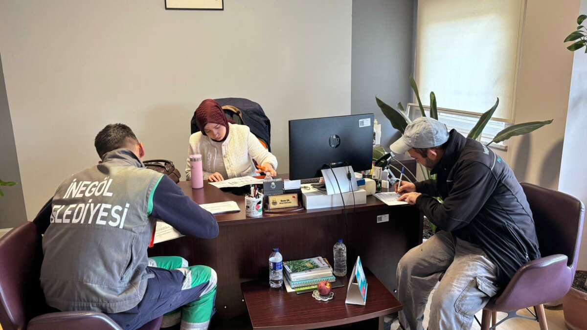 İnegöl Belediyesi’nden personeline mobil sigara bırakma polikliniği hizmeti