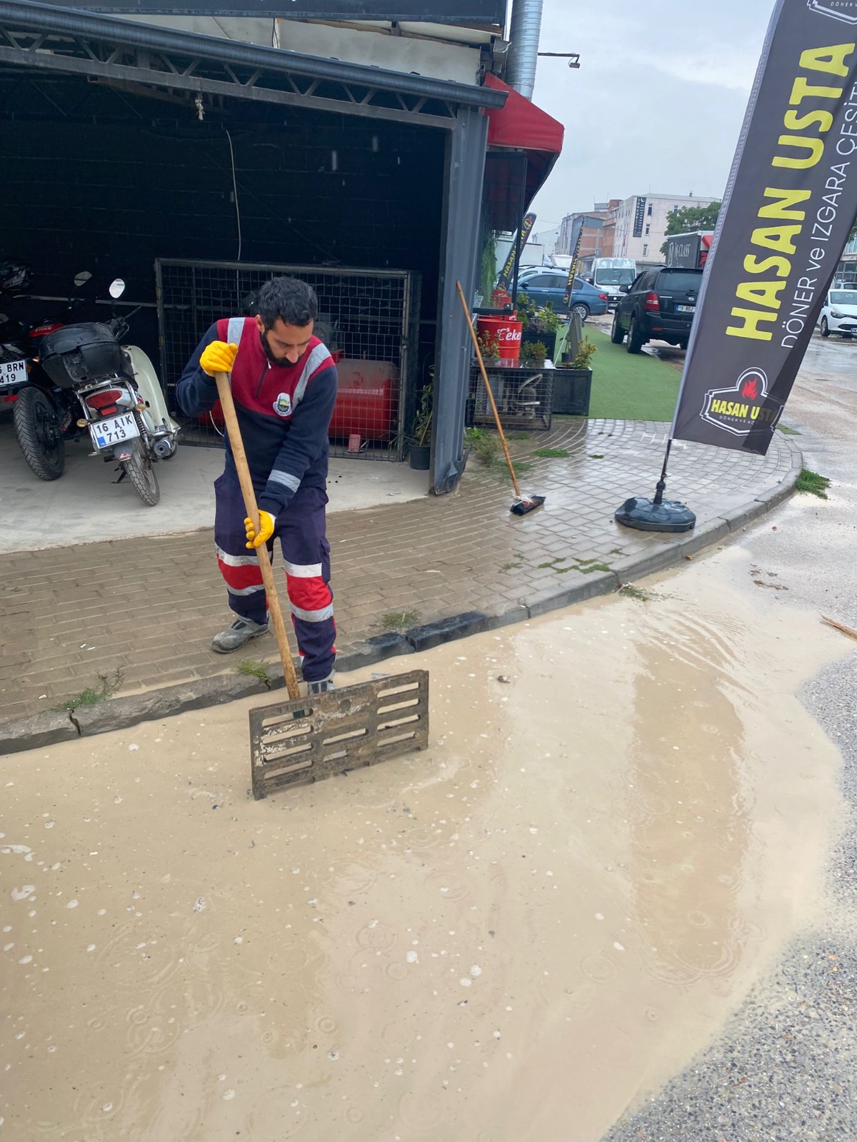 İnegöl Belediyesi’nden rögar temizliklerine destek