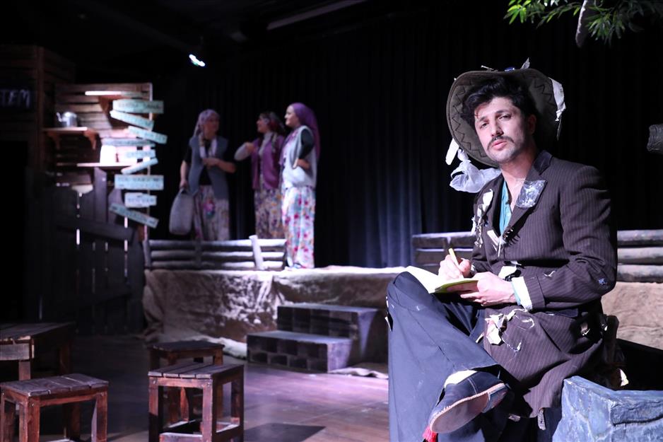 İnegöl’de ‘Komşu Köyün Delisi’ tiyatro oyunu biletleri ücretsiz