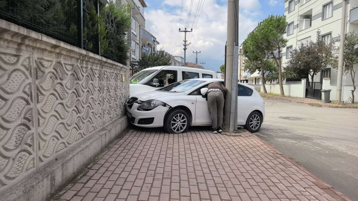 Köşede çarpıştılar, site duvarında durdular