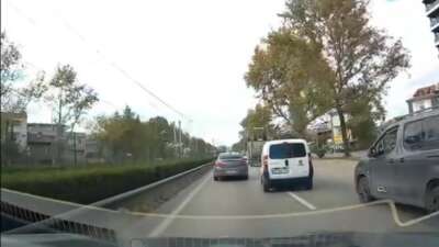 Makas anı kamerada…Kazaya ramak kaldı