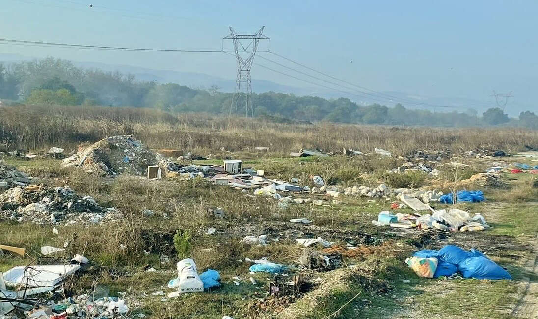 Nilüfer Belediyesi, insanların doğaya attığı molozları kamyon kamyon temizledi Nilüfer Belediyesi, Ürünlü Mahallesinde