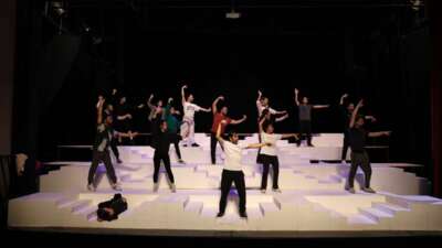 Nilüfer Kent Tiyatrosu iftiharla sunar: “Lüküs Hayat”