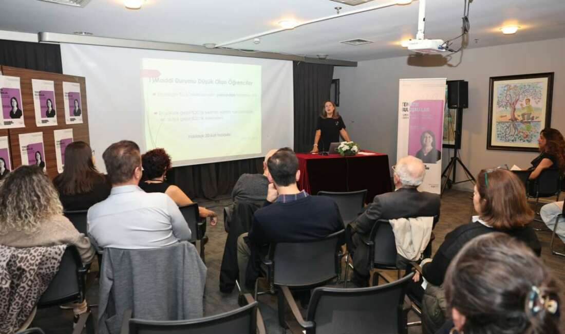 Nilüfer’de Cumhuriyet ve eğitim vizyonu konuşuldu Nilüfer Belediyesi tarafından düzenlenen