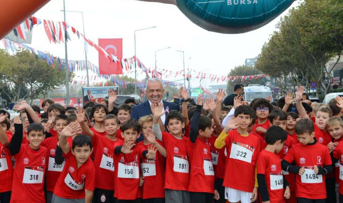 Nilüfer’de binden fazla öğrenci Cumhuriyet için koştu Nilüfer Belediyesi’nin Cumhuriyet’in 102.