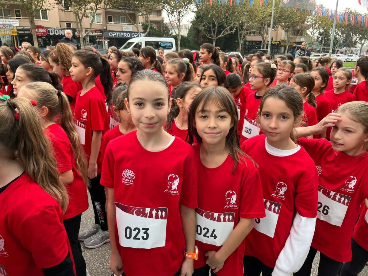 Nilüfer’de gençler ve çocuklar Cumhuriyet için koştu