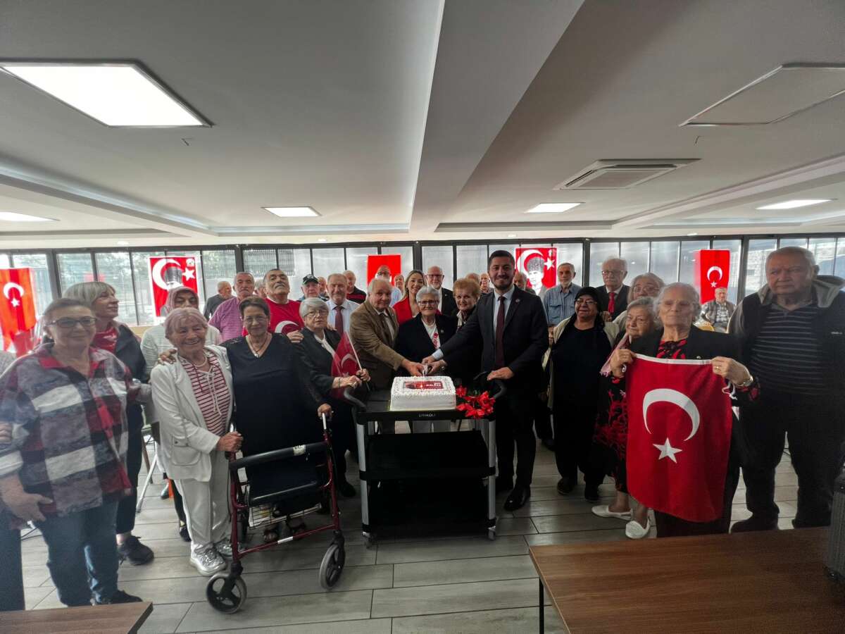 Nilüfer’in büyüklerinden Cumhuriyet Bayramı’nda coşkulu kutlama