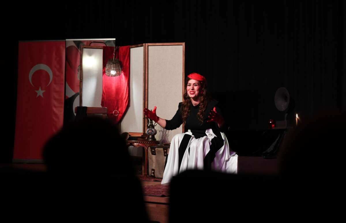 Osmangazi’de Cumhuriyet’in Işığı Bu Kez Sahneye Yansıdı