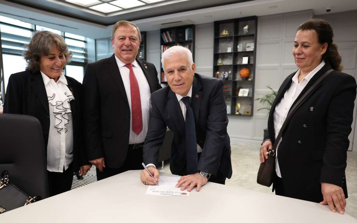 Başkan Bozbey de Emekliler Derneği üyesi oldu