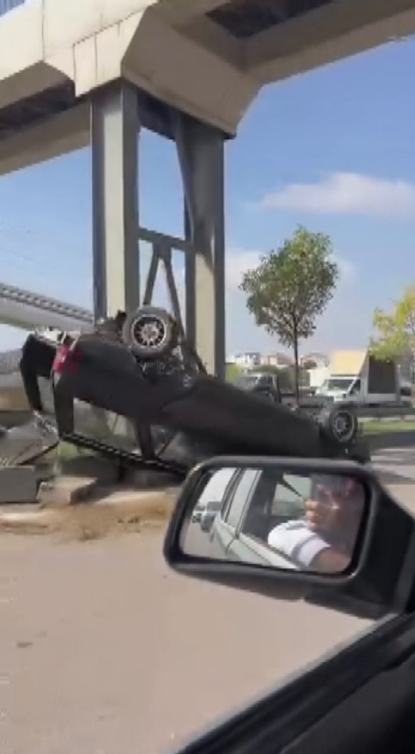 Takla atan otomobil ters durdu