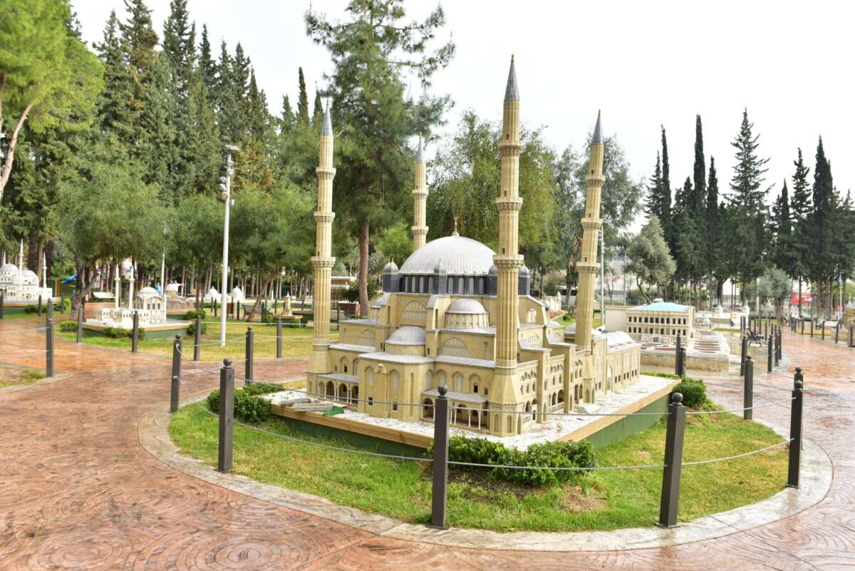 Türkiye’nin 81 ilindeki mimari eserler minyatürleriyle sergileniyor