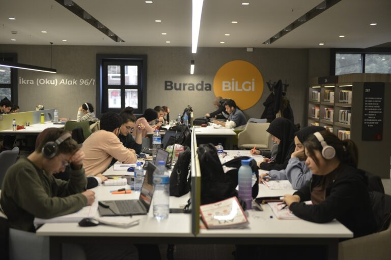Bursalı gençler dikkat! Uyumayan Kütüphane 1 hafta kapalı olacak