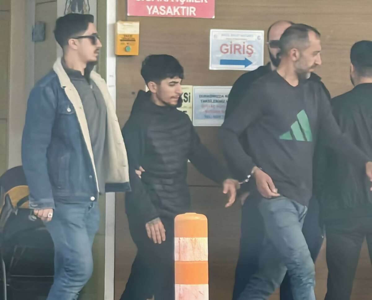 Uyuşturucu satıcıları suçüstü yakalandı