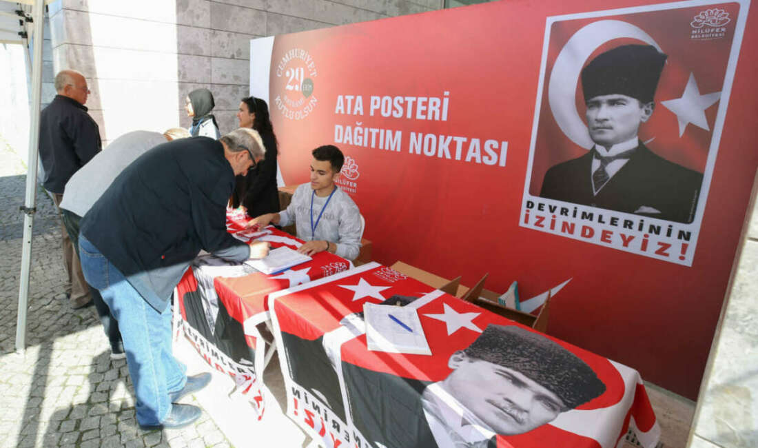 Nilüfer Belediyesi’nden ücretsiz ata posteri dağıtımı Nilüfer Belediyesi, Cumhuriyet’in 102.