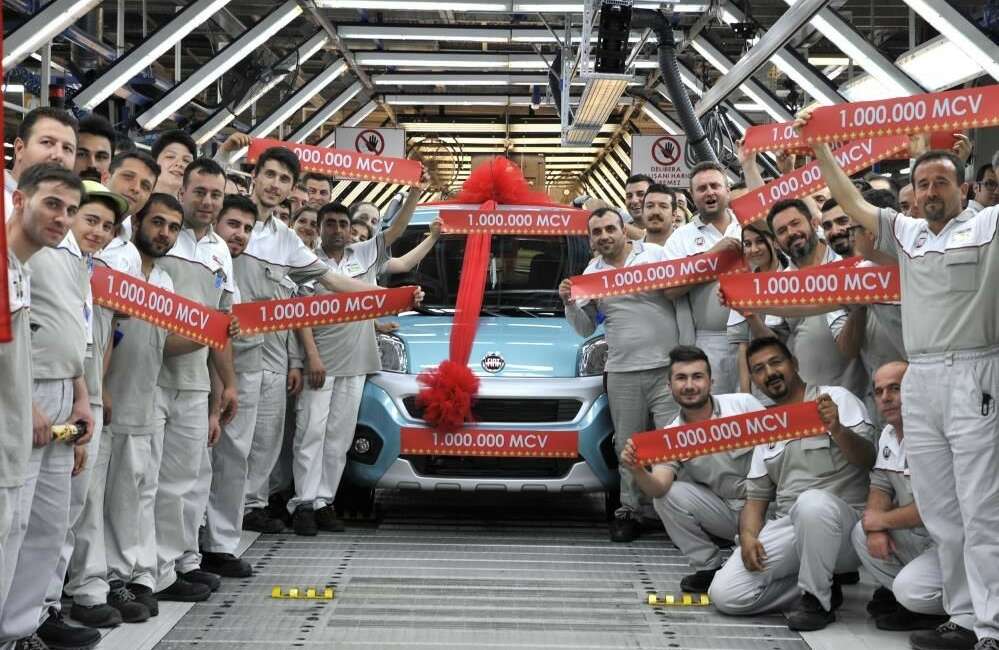 Doblo’nun Bursa’daki üretimi Amerika’dan sipariş gelince uzatıldı Dodge markası ile yurt