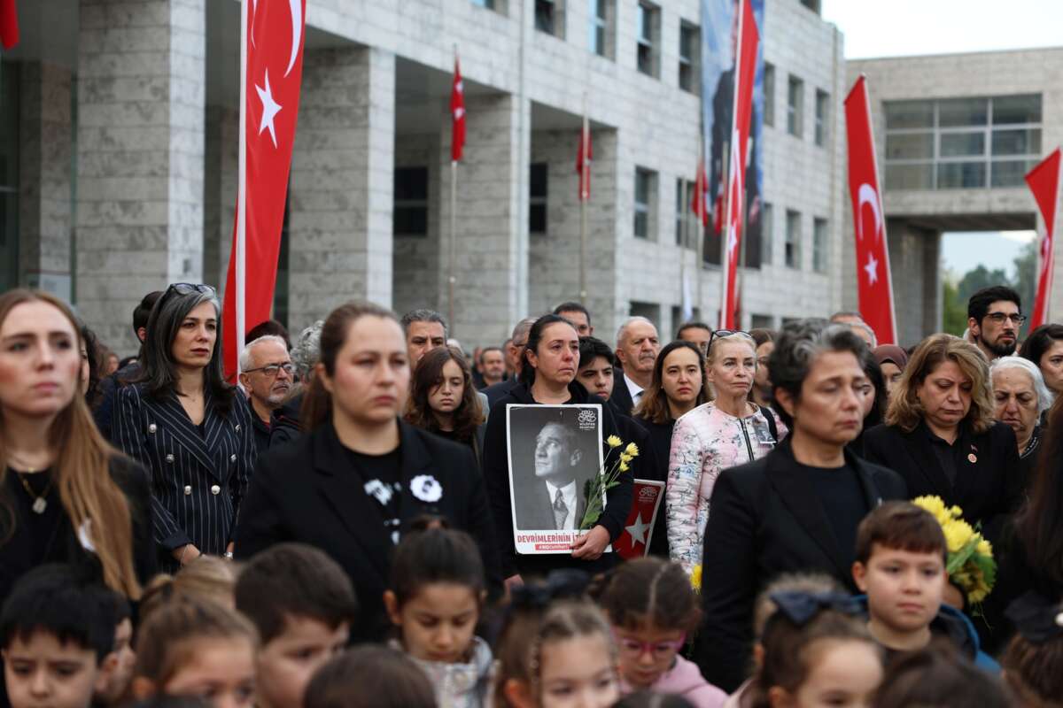 Nilüfer, Ata’sını Cumhuriyet Meydanı’nda andı