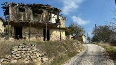 450 yıllık köy hayalet köye dönüştü…Köyde sadece 4 kişi yaşıyor