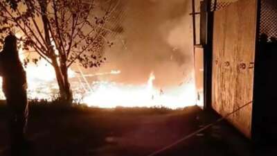 Bursa’da trafoda çıkan yangın, kısa