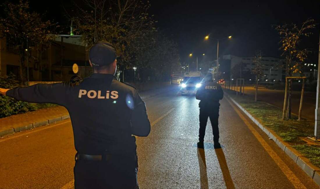 Bursa'da polis ve gece