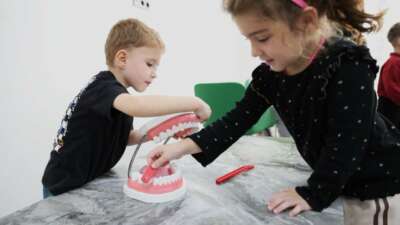 Osmangazi’de minikler sağlıklı gülüşlerin sırrını öğrendi