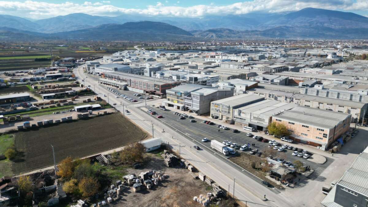 Ağaç İşleri Sanayi Bölgesinde 261 araçlık otopark hizmete açıldı