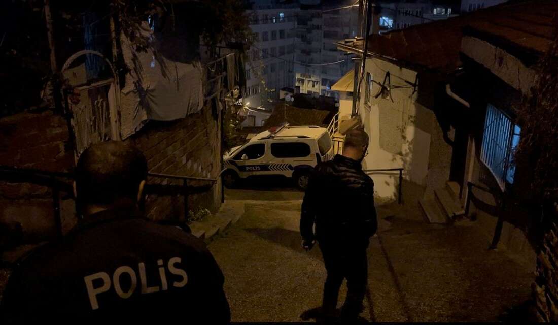 Bahçeye çıkan kadın cesetle karşılaştı Bursa'nın Osmangazi ilçesinde evinin