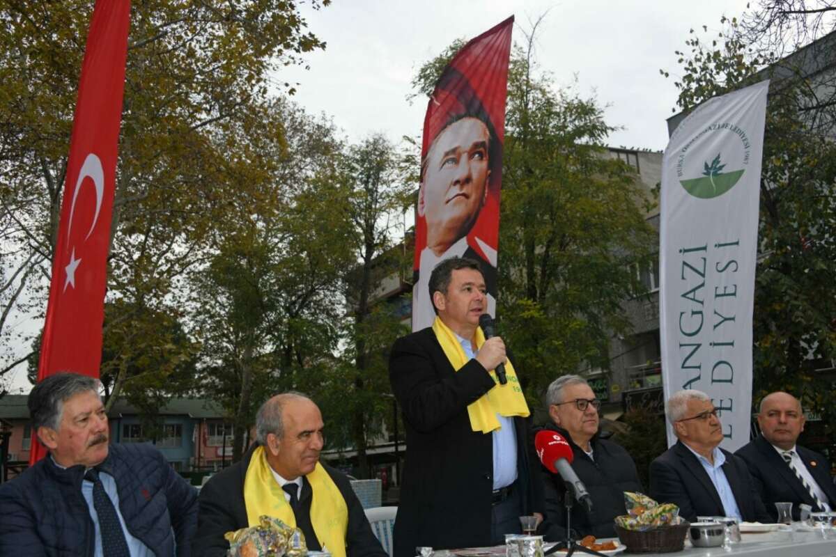 Başkan Erkan Aydın İstiklal Mahallesi’nde vatandaşlarla buluştu