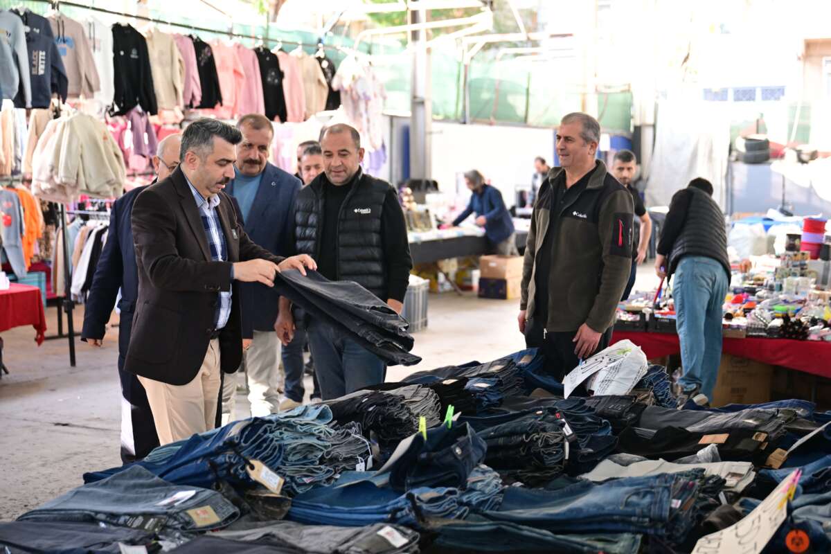 Başkan Yılmaz Zümrütevler Kapalı Pazar Esnafı ile buluştu