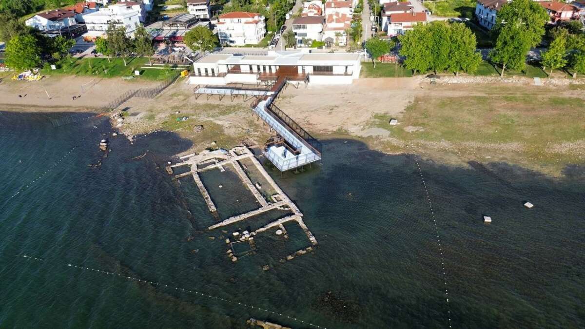 Bazilikada 2 bin yıllık beddua görenleri hayrete düşürdü