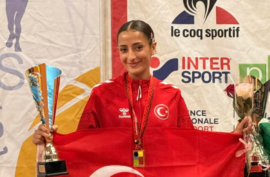 Bursa Büyükşehir Belediyesporlu Nazmiye Ak dünya üçüncüsü