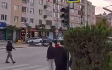 Bursa İnegöl’de kaza anı kask kamerasına yansıdı