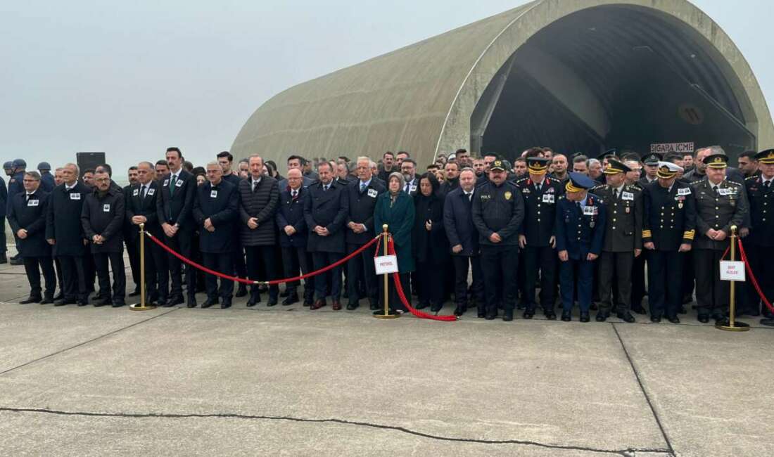Bursa şehitlerine sis engeli…Şehitleri taşıyan uçak sisten dolayı Bursa’yı pas geçti Gürcistan'daki uçak kazasında şehit