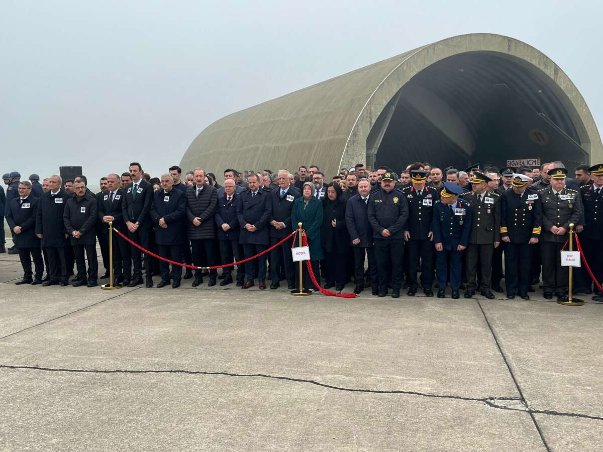 Bursa şehitlerine sis engeli…Şehitleri taşıyan uçak sisten dolayı Bursa’yı pas geçti