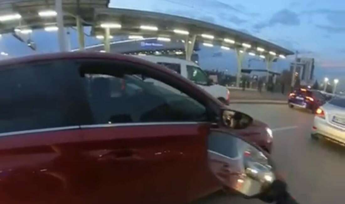 Bursa'da kadın motosiklet sürücüsü