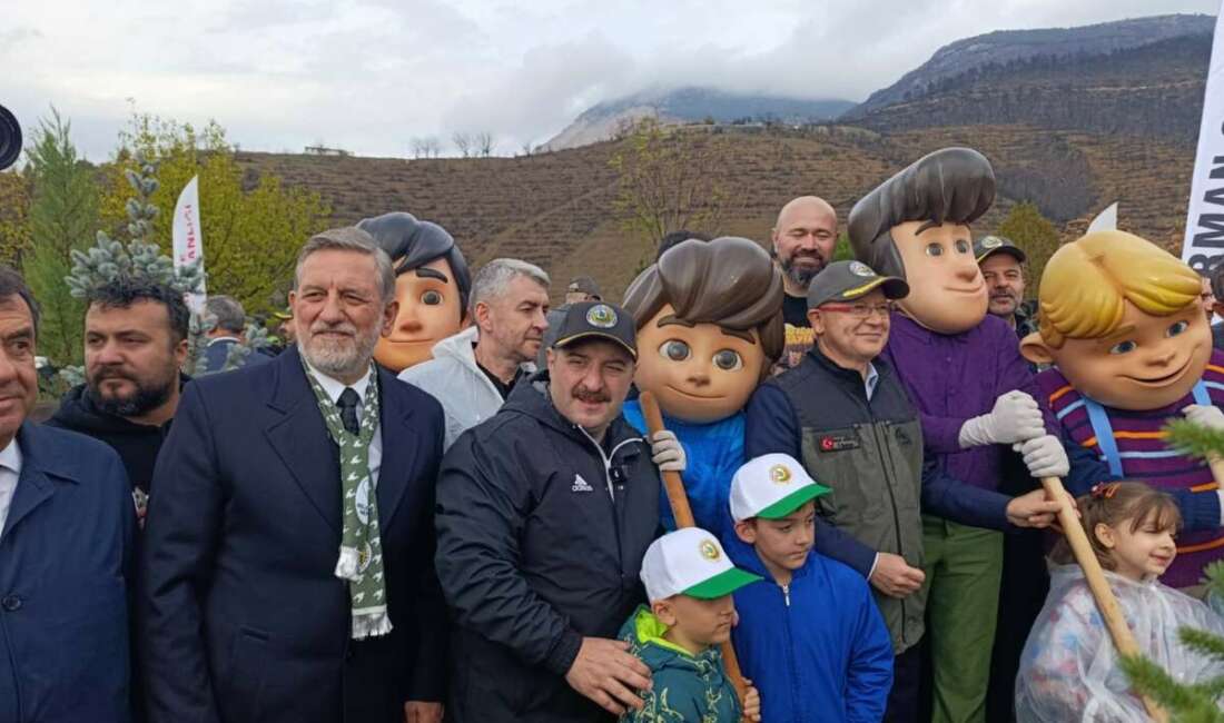 Bursa’da yanan ormanlar Milli Ağaçlandırma Günü’nde yeniden yeşeriyor Bursa’da geçtiğimiz yaz meydana