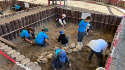 Bursalı öğrenciler, Arkeopark’ta arkeolojiyi tanıyor