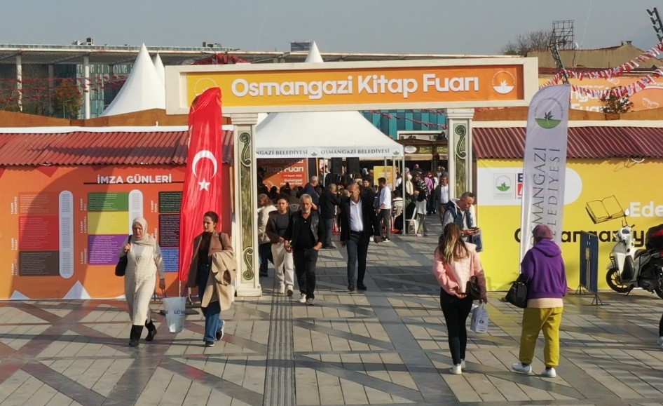 Bursa’nın yeni kitap fuarı kapılarını açtı Osmangazi Belediyesi tarafından bu