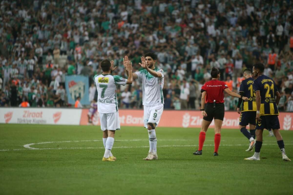 Bursaspor’da ceza alan Emrehan Gedikli’ye teklif yağdı