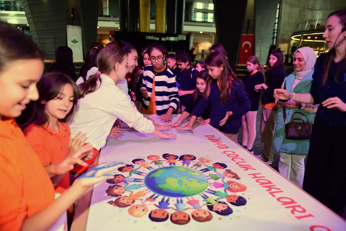 Osmangazi’de Çocuk Hakları Günü Renkli Pankartlarla Kutlandı