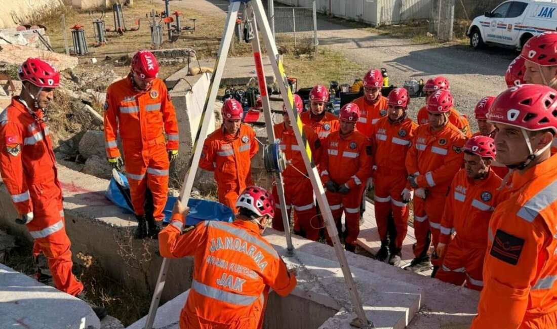 Dağların kahramanları görev başında: JAK timlerinde yoğun eğitim Bursa İl Jandarma Komutanlığı emrinde